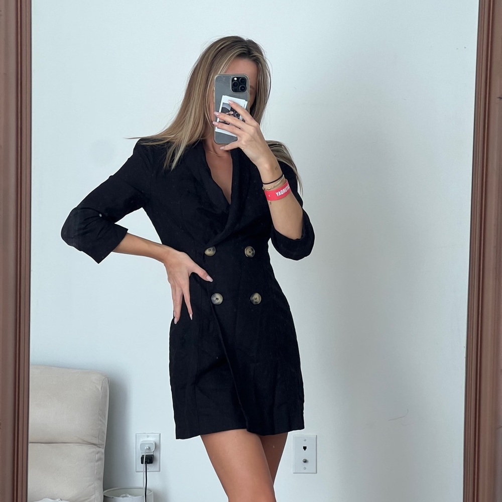 Double breasted linen long blazer